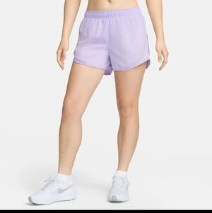 NIKE BNWT TEMPO WOMENS RUNNING SHORTS - Lavender XS